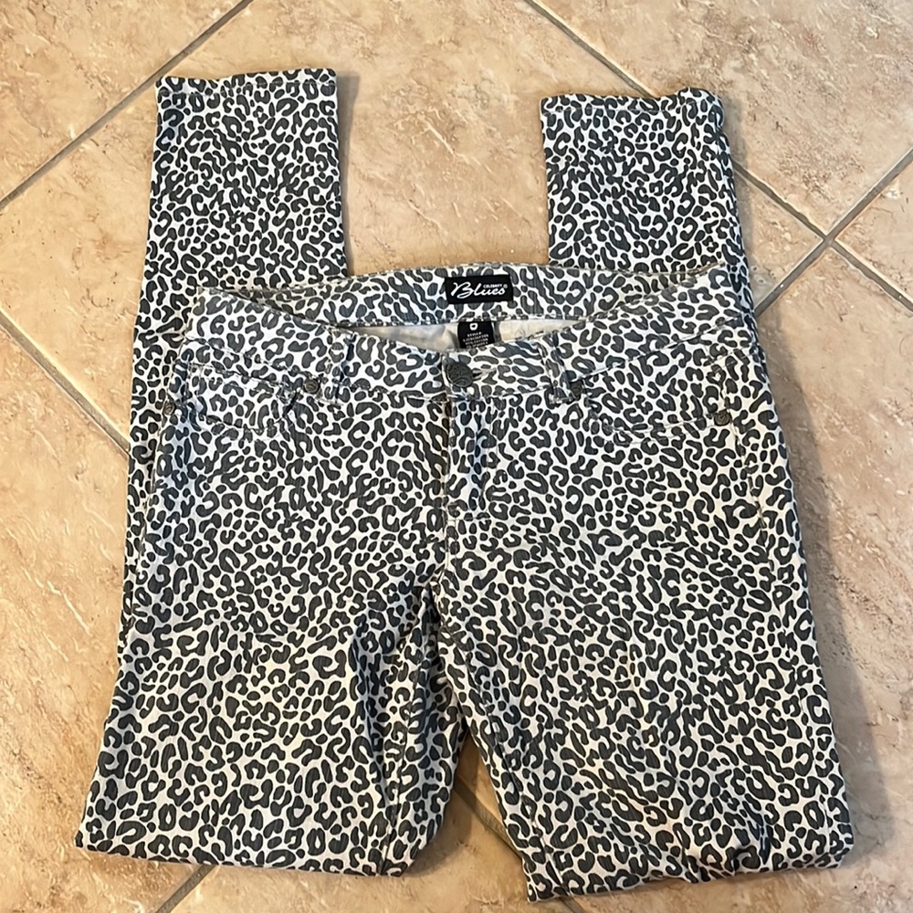 Celebrity Blues size 5 Animal print Cheetah Pants Jeans